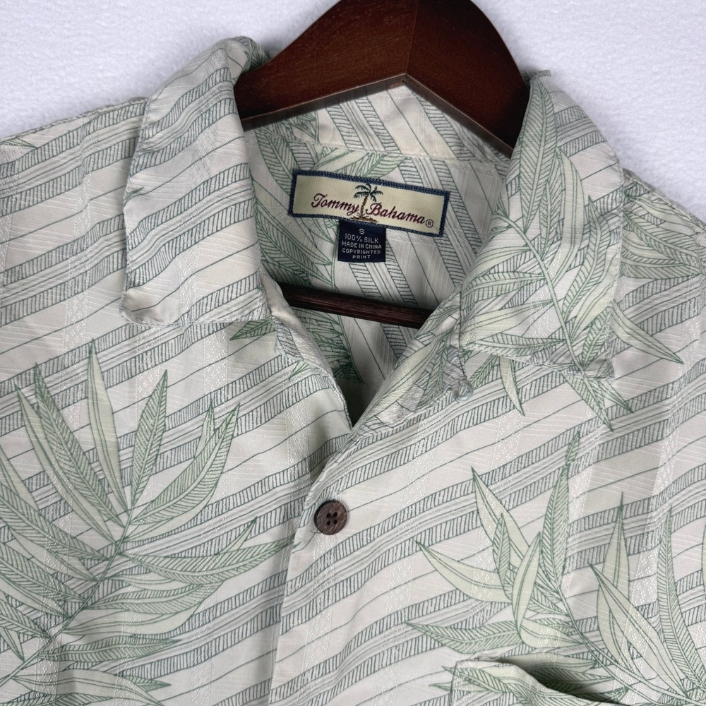 Tommy‎ Bahama 100% Silk Camp Shirt Mens S Green Leaf Print Tropical Vacation